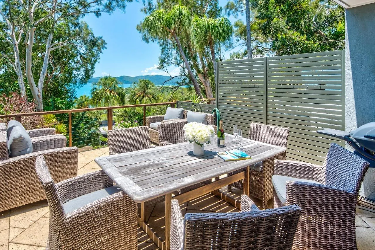 Sunset Waters Apartments 해밀턴아일랜드