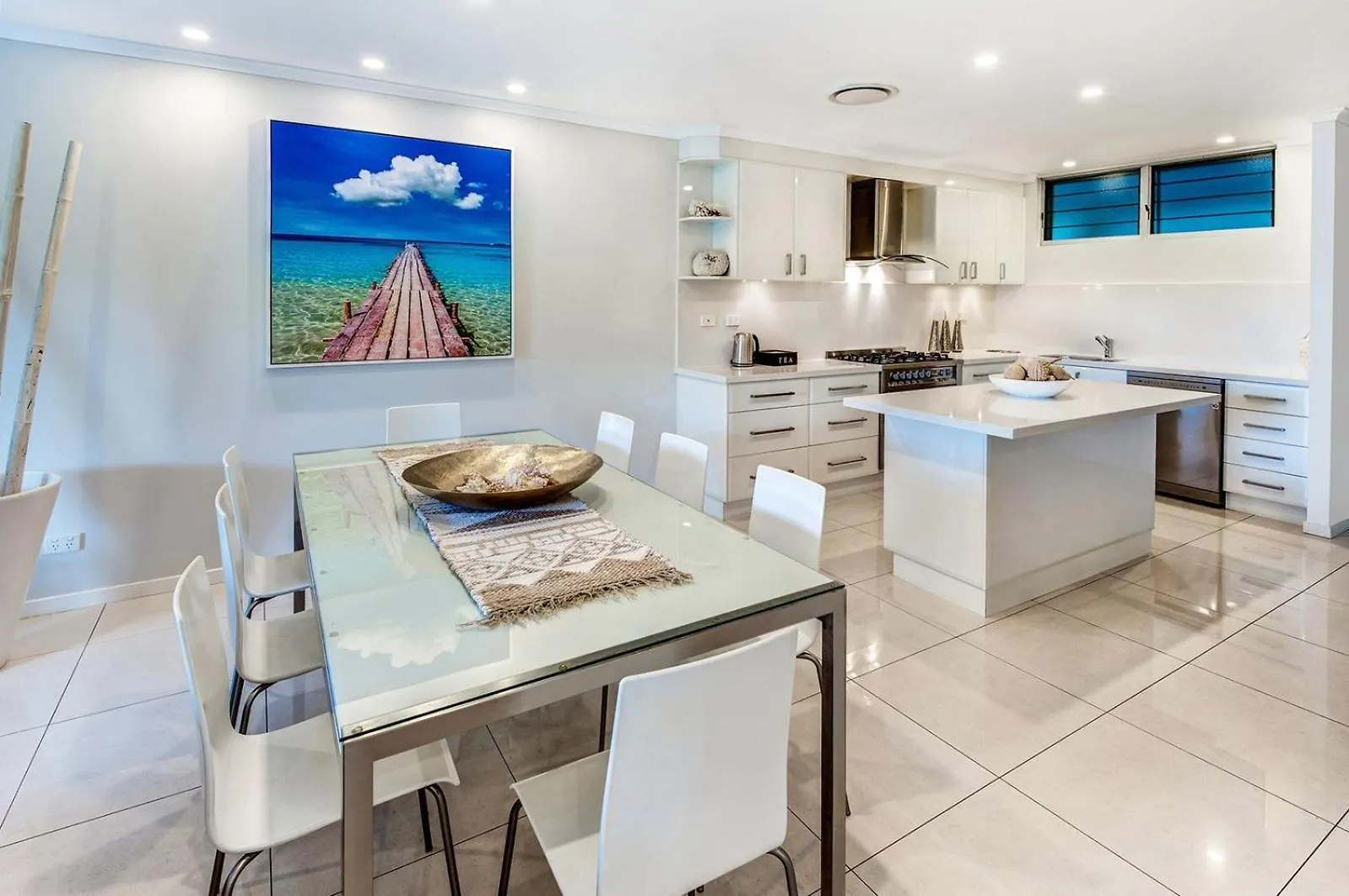 Sunset Waters Apartments 해밀턴아일랜드
