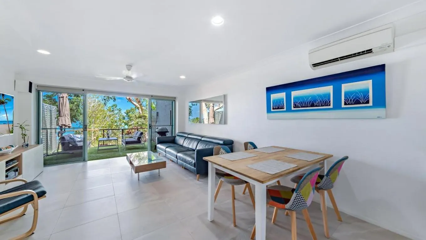 Sunset Waters Apartments 해밀턴아일랜드