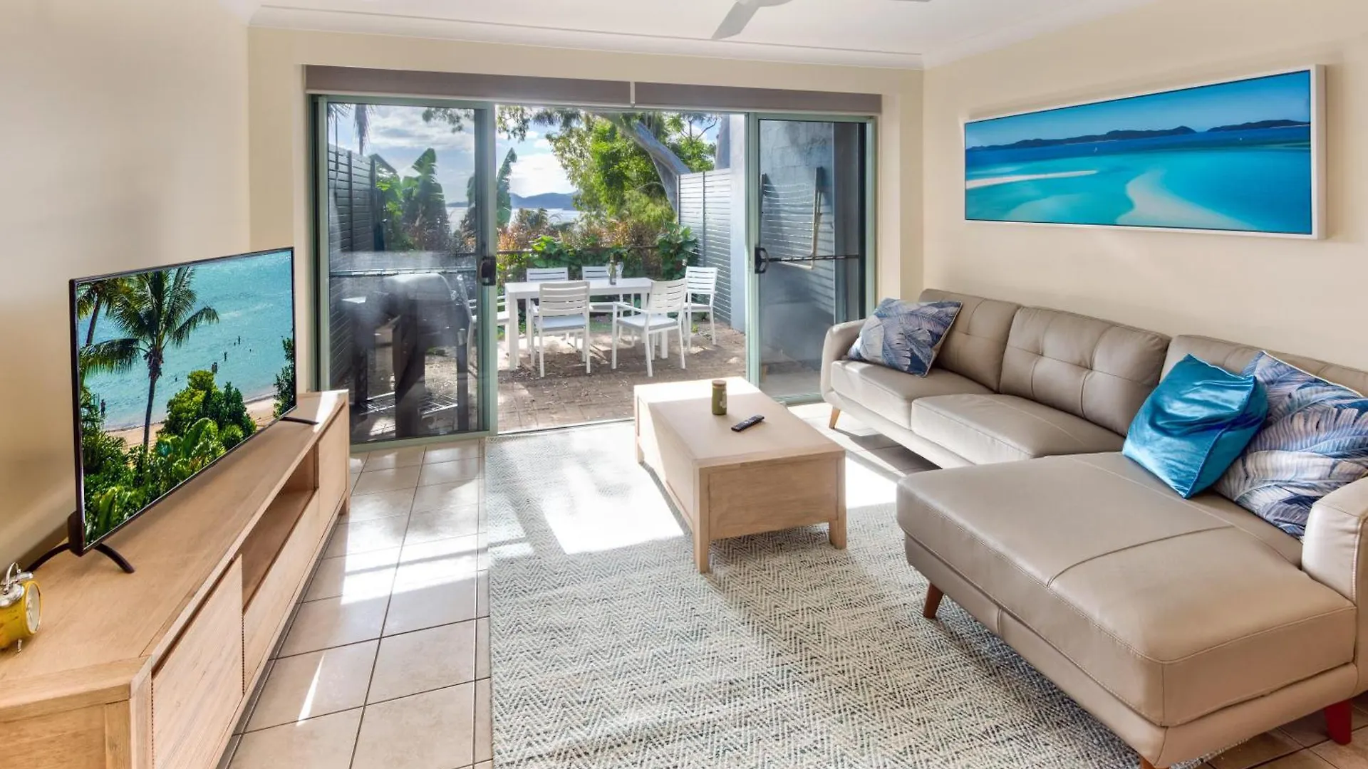 Sunset Waters Apartments 해밀턴아일랜드