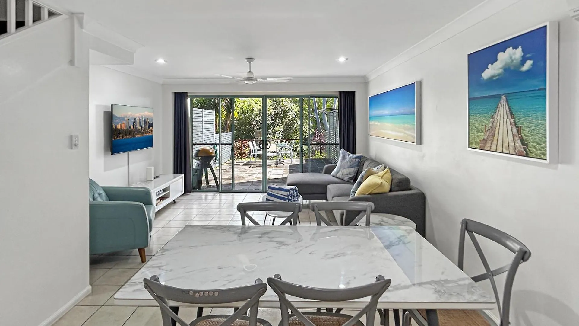 Sunset Waters Apartments 해밀턴아일랜드
